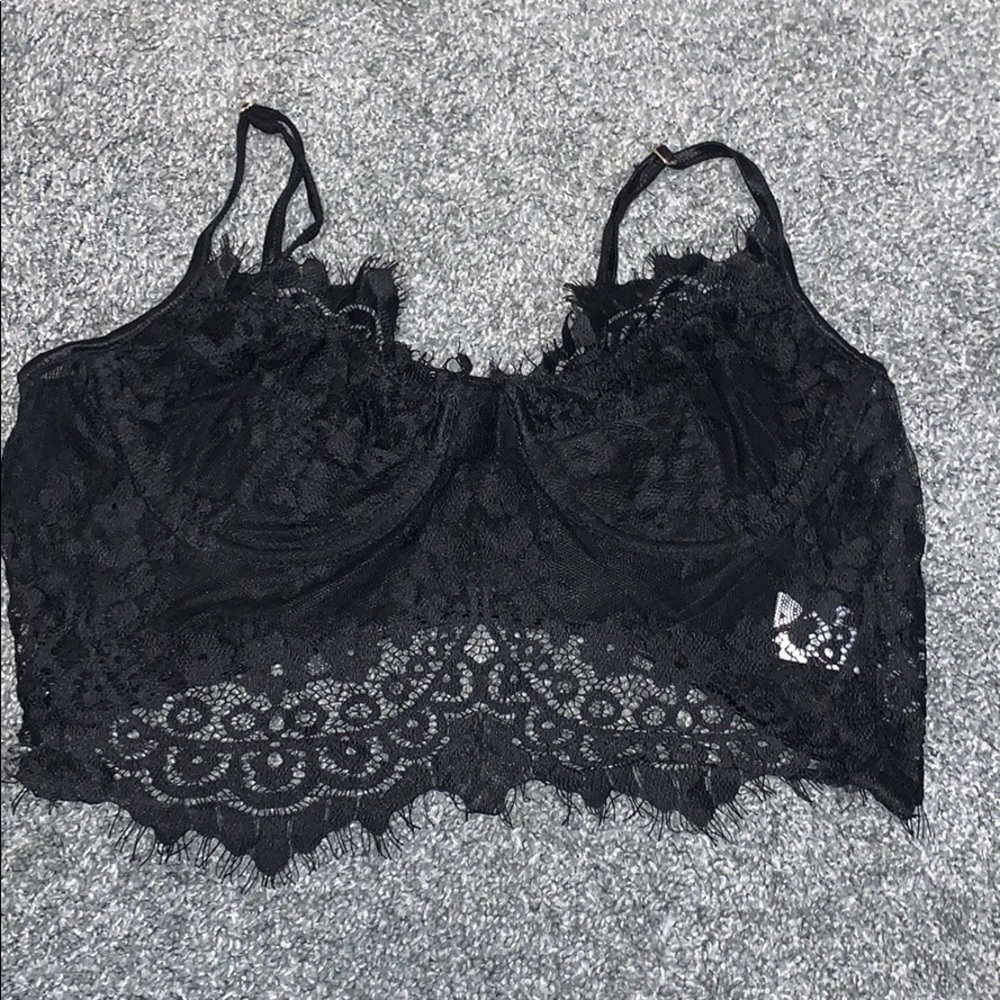 black lacey bralette with underwire
